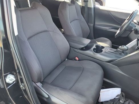 Certified 2021 Toyota Venza LE image 38