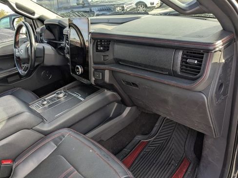 Used 2023 Ford Expedition Limited image 18
