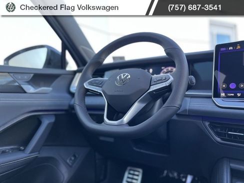 New 2026 Volkswagen Tiguan SE R-Line image 30