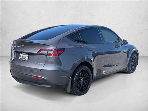 Used 2023 Tesla Model Y Long Range AWD/4WD image 5