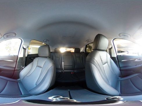 Used 2024 Buick Envision Preferred image 42