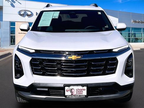 Used 2025 Chevrolet Equinox LT w/ Convenience Package II image 3