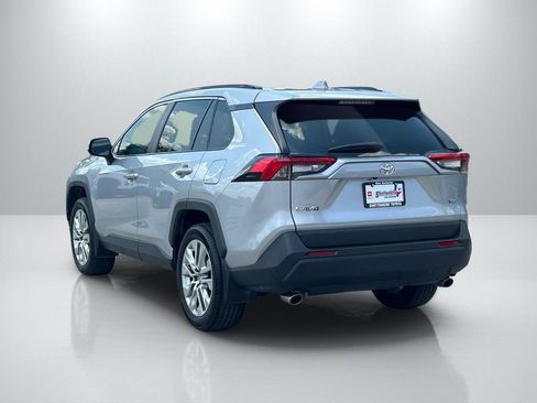 Used 2025 Toyota RAV4 XLE Premium FWD image 7