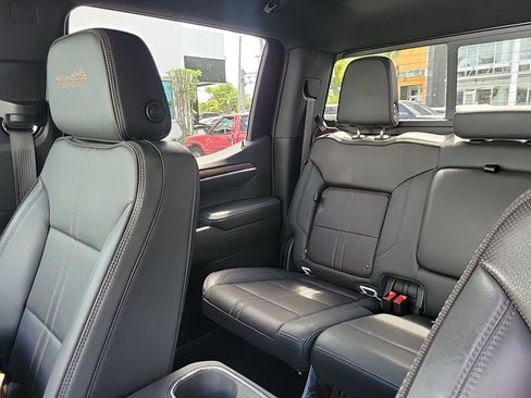 Used 2023 Chevrolet Silverado 1500 High Country w/ Technology Package image 21