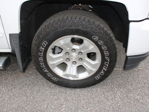 Used 2018 Chevrolet Silverado 1500 LT w/ All Star Edition image 8