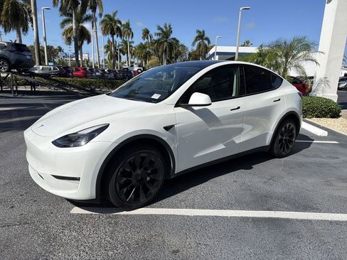 Used 2023 Tesla Model Y Long Range image 4