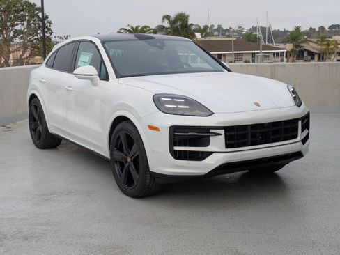 New 2026 Porsche Cayenne Coupe image 7