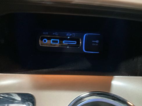 Used 2016 Jeep Grand Cherokee Overland w/ Advanced Technology Group AWD/4WD image 29