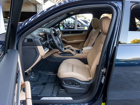 New 2025 Porsche Cayenne S AWD/4WD image 25