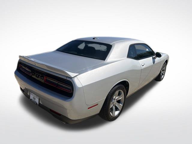 Used 2019 Dodge Challenger SXT RWD image 3