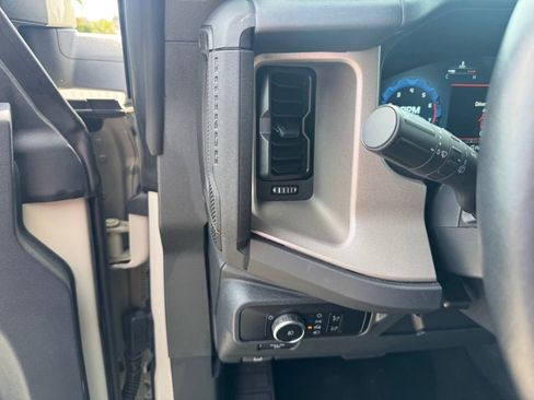 Used 2025 Ford Bronco Outer Banks AWD/4WD image 14