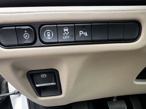 Used 2022 Acura MDX FWD w/ Technology Package image 15