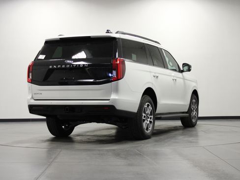 New 2026 Ford Expedition Active AWD/4WD image 4
