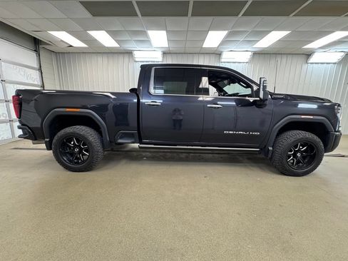 Used 2024 GMC Sierra 2500 Denali Ultimate AWD/4WD image 5