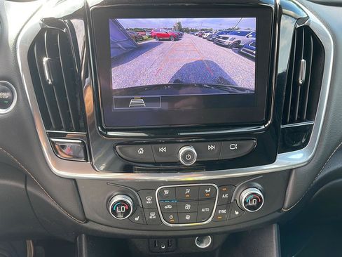 Used 2020 Chevrolet Traverse LT image 22