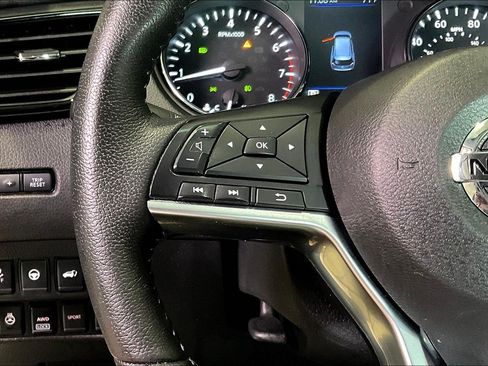 Used 2020 Nissan Rogue SL AWD/4WD image 12