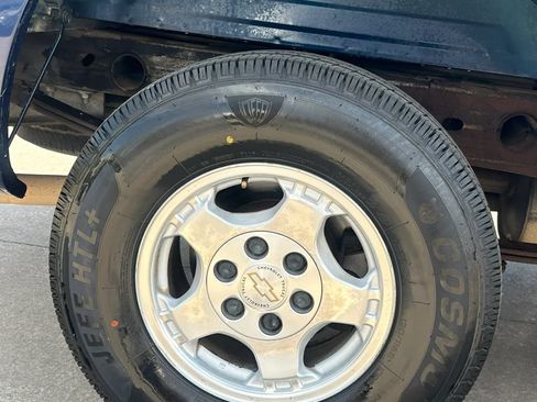Used 2001 Chevrolet Silverado 1500 LS RWD image 21