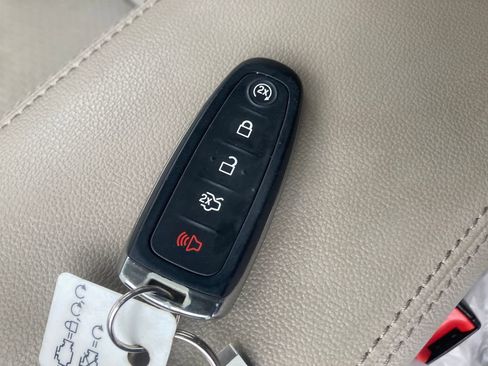 Used 2019 Ford Escape SE image 33