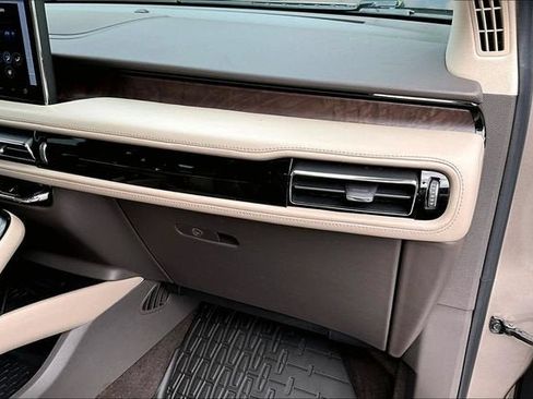 Used 2021 Lincoln Nautilus Reserve AWD/4WD image 16