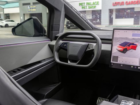 Used 2024 Tesla Cybertruck Cyberbeast AWD/4WD image 18