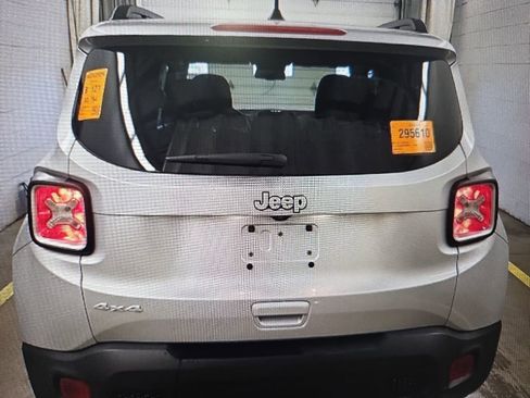 Used 2021 Jeep Renegade Latitude w/ Convenience Group AWD/4WD image 7