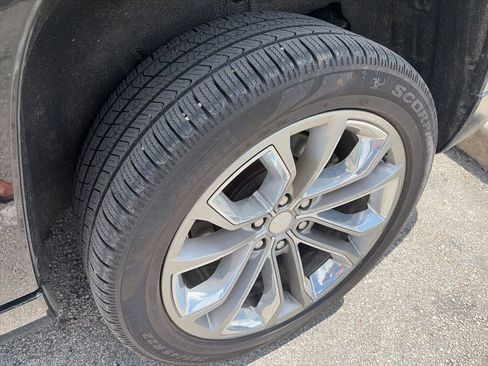 Used 2022 Jeep Grand Wagoneer Series II w/ Flexible Seating Group image 4