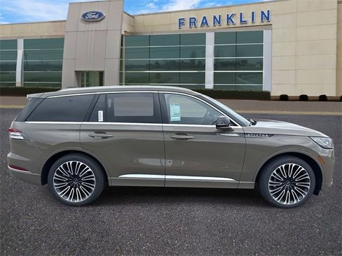 New 2025 Lincoln Aviator Black Label image 8