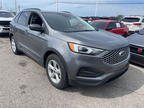 Used 2023 Ford Edge SE AWD/4WD image 3