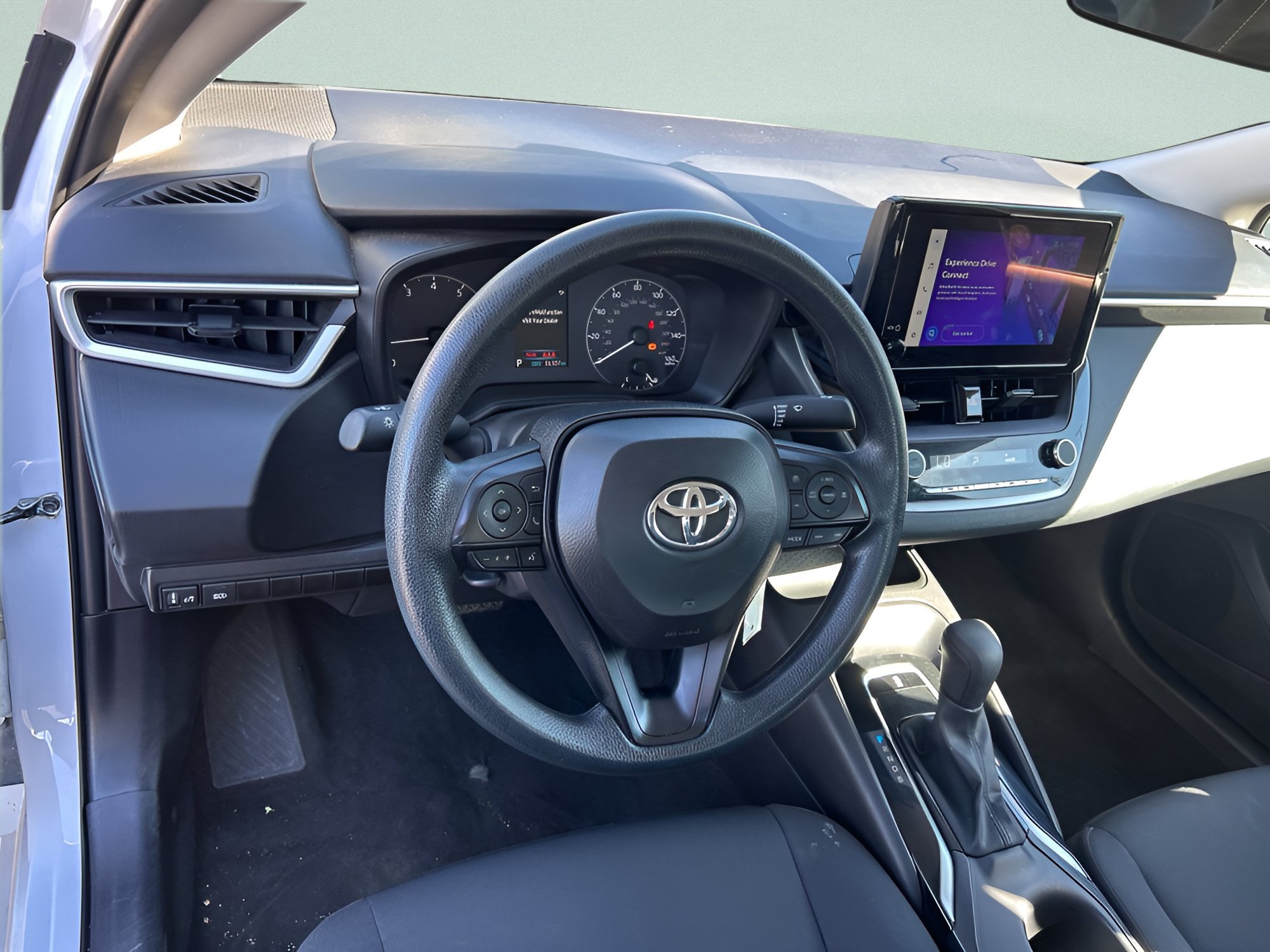 Used 2025 Toyota Corolla LE FWD image 19