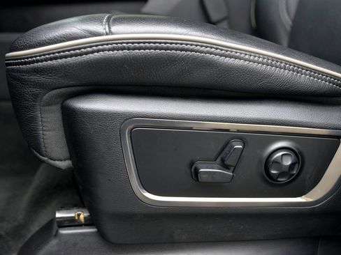 Used 2020 RAM 1500 Limited w/ Black Appearance Package image 16