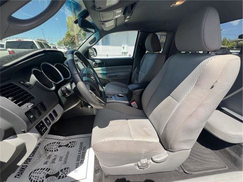 Used 2013 Toyota Tacoma PreRunner image 13