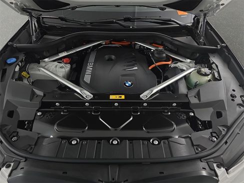 New 2026 BMW X5 xDrive50e w/ M Sport Package image 30