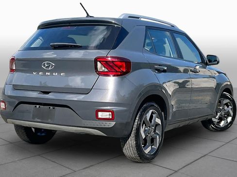 Used 2025 Hyundai Venue SEL FWD image 13