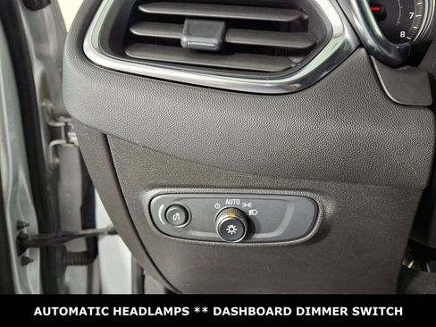 Used 2022 Chevrolet Equinox LT image 11