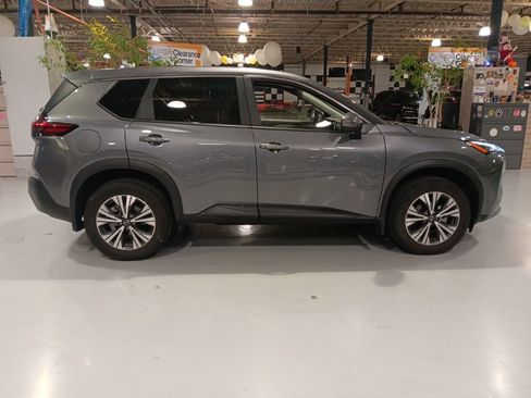 Used 2023 Nissan Rogue SV AWD/4WD image 9
