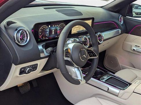 New 2025 Mercedes-Benz GLB 250 4MATIC image 3