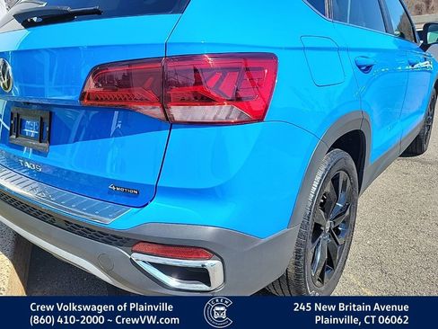 Used 2023 Volkswagen Taos SE w/ Panoramic Sunroof Package image 32