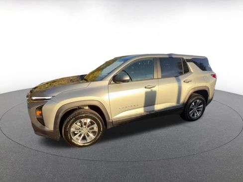 Used 2025 Chevrolet Equinox LT image 8