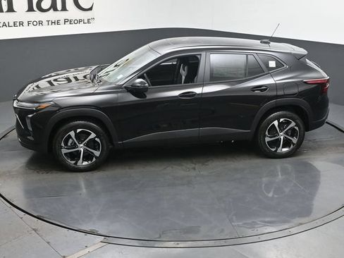 New 2026 Chevrolet Trax RS w/ Sunroof Package FWD image 36