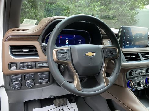 Used 2024 Chevrolet Tahoe High Country AWD/4WD image 17