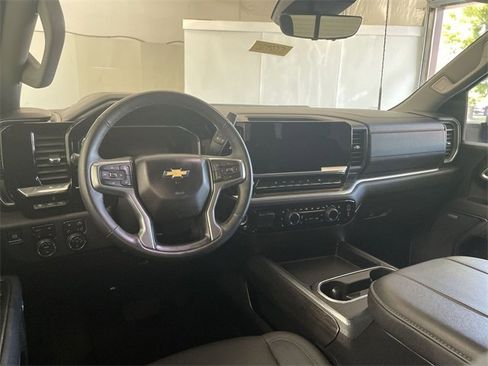 Certified 2025 Chevrolet Silverado 2500 LTZ w/ LTZ Premium Package image 18