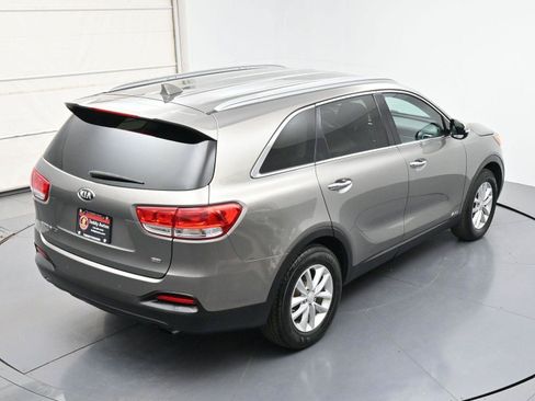 Used 2017 Kia Sorento AWD w/ LX Convenience Package image 34