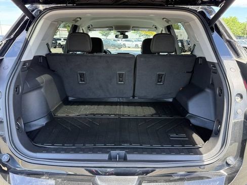 Used 2023 GMC Terrain SLE w/ Driver Convenience Package FWD image 26