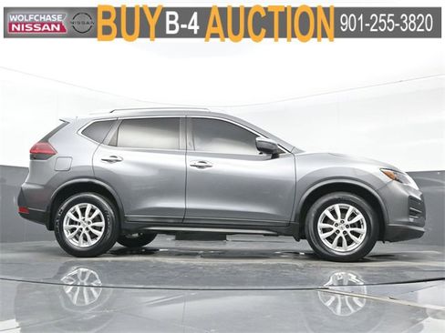Used 2018 Nissan Rogue SV image 27