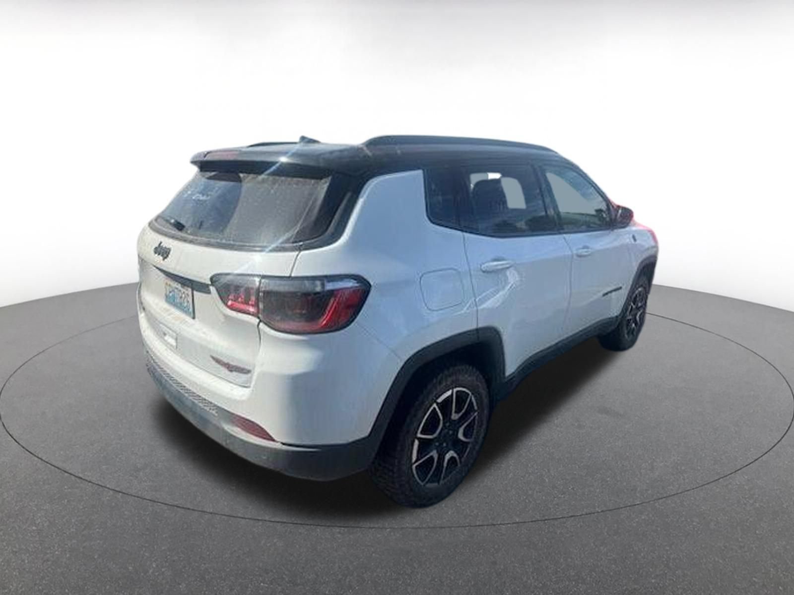 Used 2025 Jeep Compass Trailhawk AWD/4WD image 7