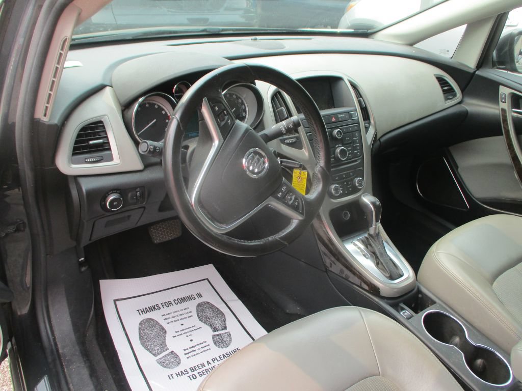 Used 2013 Buick Verano FWD image 12