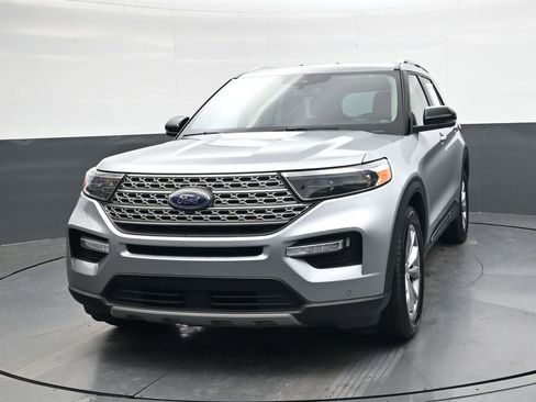 Used 2021 Ford Explorer Limited w/ Equipment Group 301A image 9