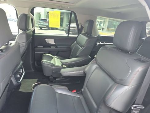 Used 2025 Ford Expedition Active AWD/4WD image 10
