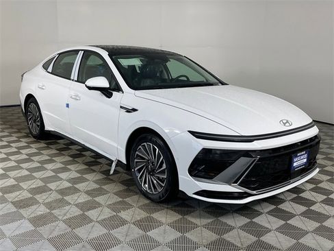 New 2025 Hyundai Sonata Limited image 7