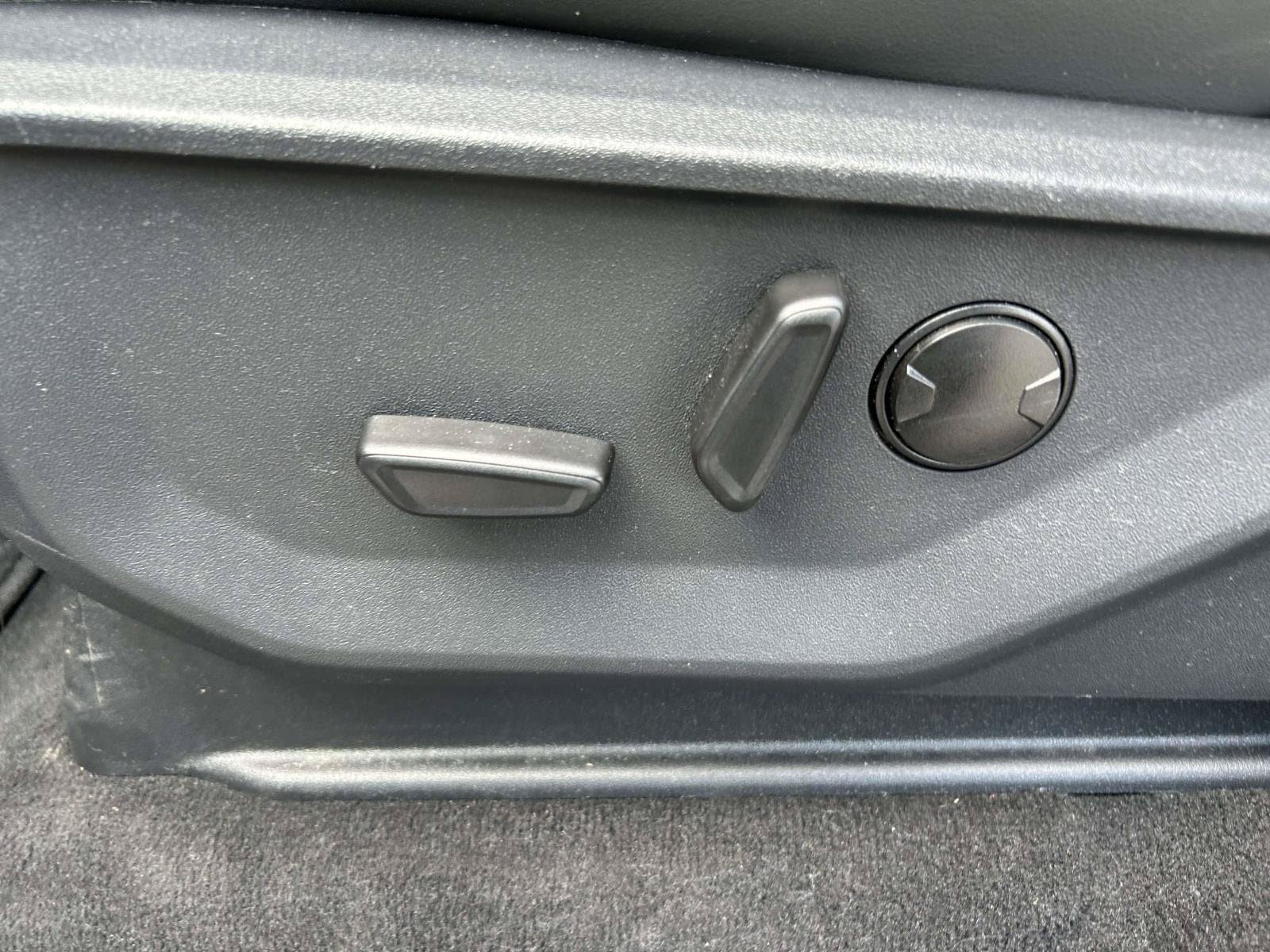 Used 2025 Ford Expedition Active RWD image 23